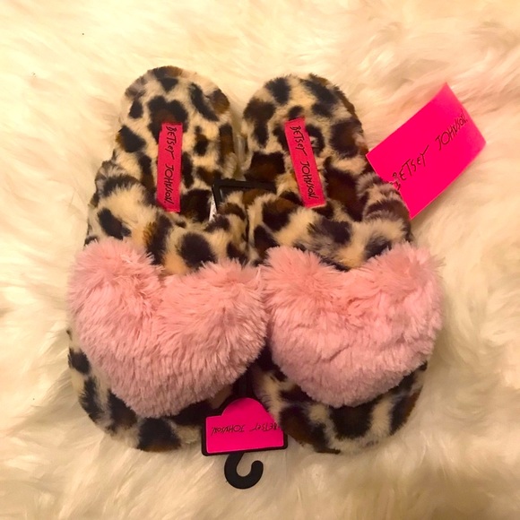 💋💕Betsey Johnson cheetah faux fur💗slippers💋💕! - Picture 2 of 6